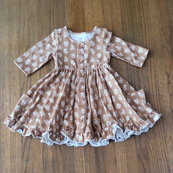 Sweet Honey A-line Casual Dress with 3/4 Cuffed Sleeves and Crew Neck - Picture 1 of 4